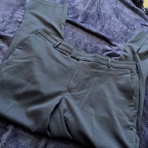 Van Heusen Flex Slim 34 x 32 Dress Pants